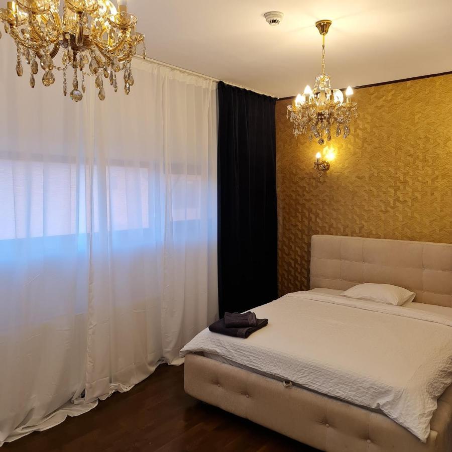 White Galaxy Villa Otopeni Bagian luar foto