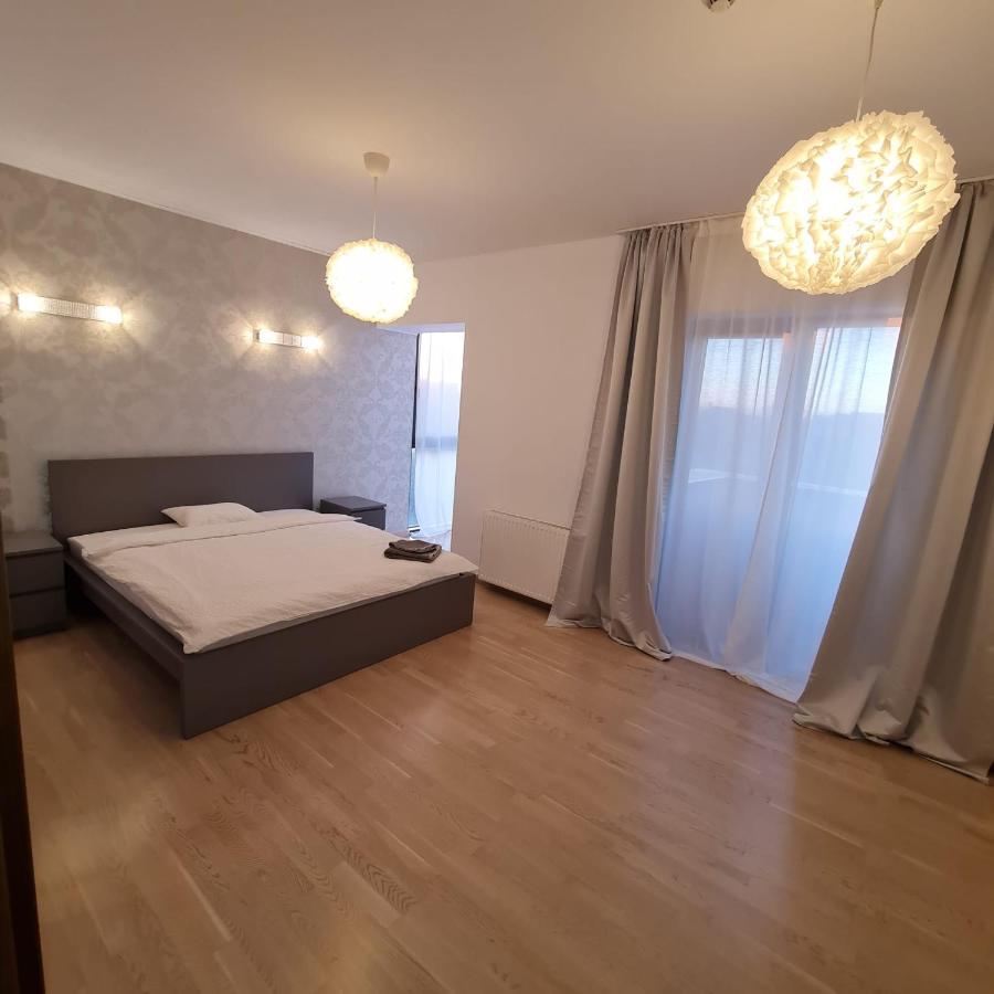 White Galaxy Villa Otopeni Bagian luar foto